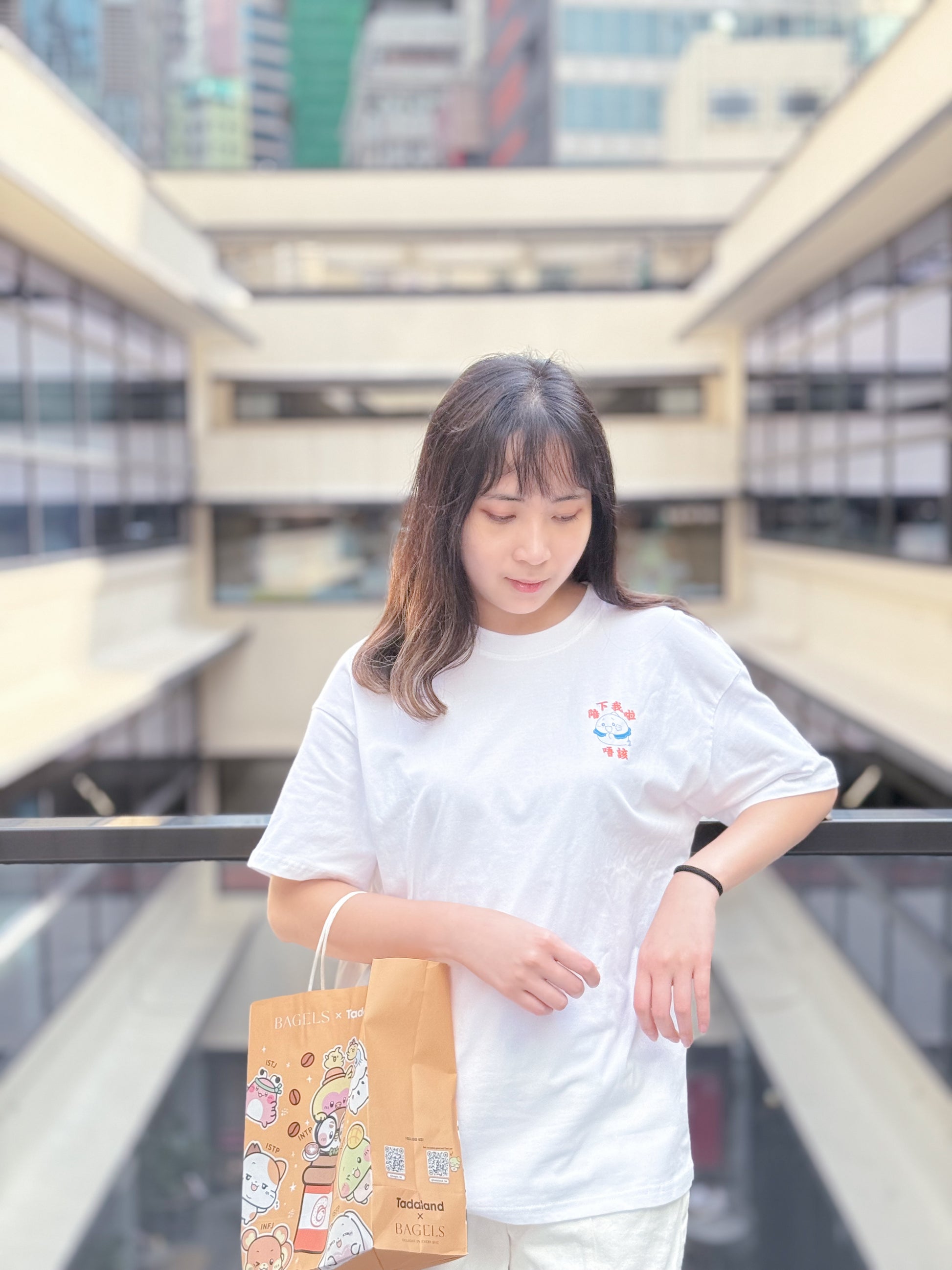 达意小岛- We Are Extroverts  - E人-T裇- Hoola 冬甩象 ESTP- Taro 香芋燕 ESFP- Jolly 啫喱海豚 ENFP- Pierre 啤梨變色龍 ENTP- Cres 冰皮狼 ESTJ- Pixi 爆谷牛牛 ESFJ- Micah 飯糰雪橇犬 ENFJ- Dante 蛋撻獅子 ENTJ
